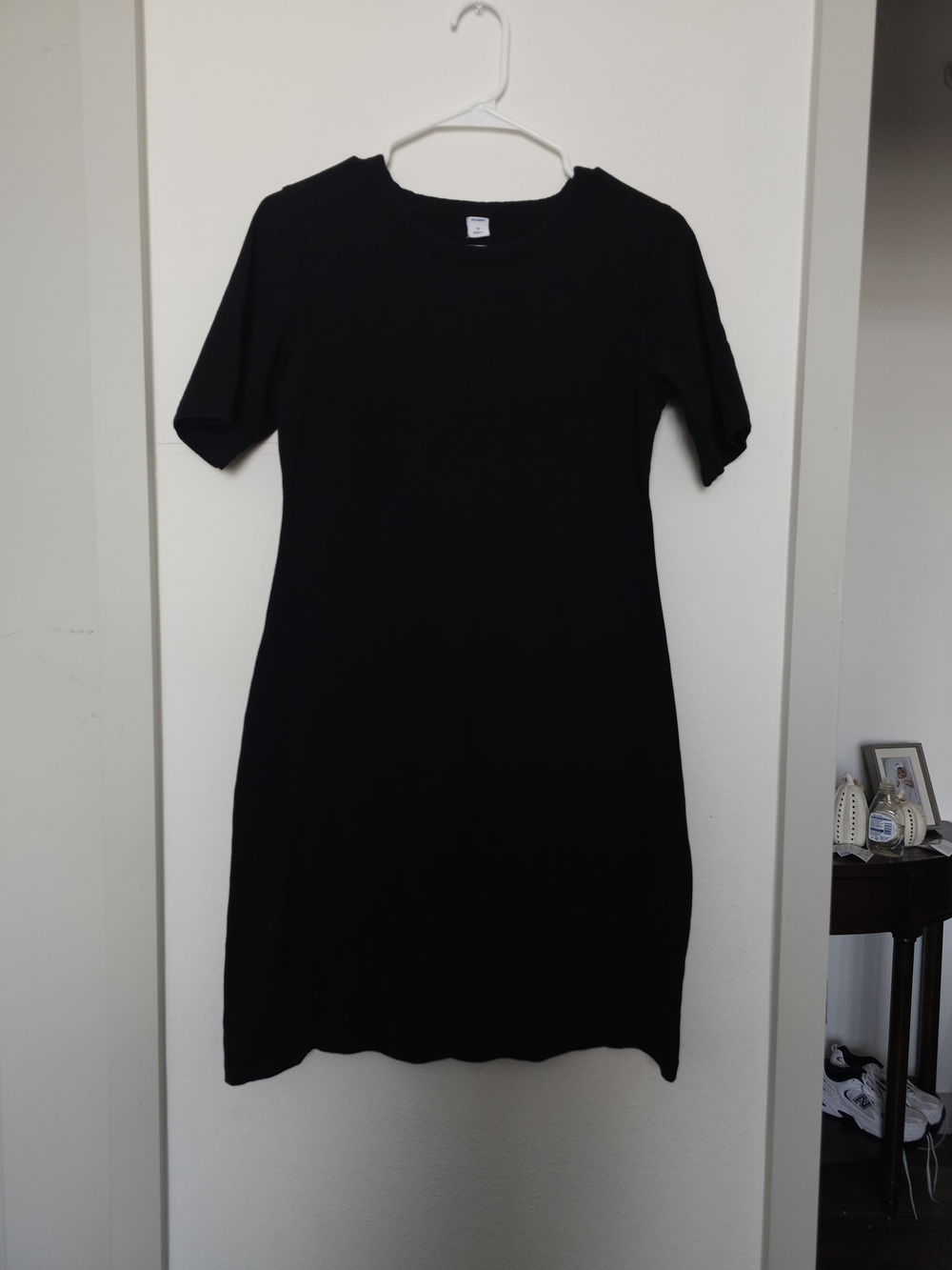 Old Navy Black Short-Sleeve Crewneck Dress